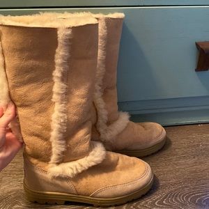Womens mid calf Ugg boots